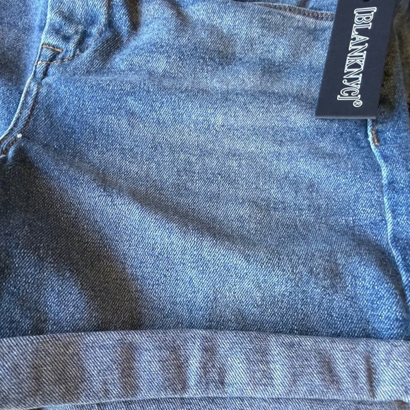 NWT TWO EXACT PAIR WOMENS BLANK NYC HIGH RISE DENIM ROLLED CUFF SHORTS 5 POCKETS - Picture 4 of 7